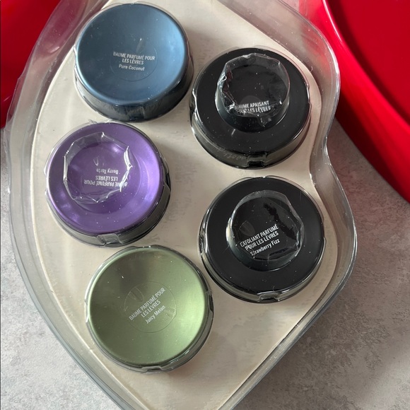 Victoria's Secret Lip-Shaped Red Case with Gloss Set Discontinued set - Picture 4 of 4